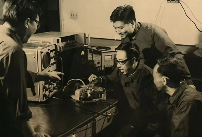 两周年2 两周年2